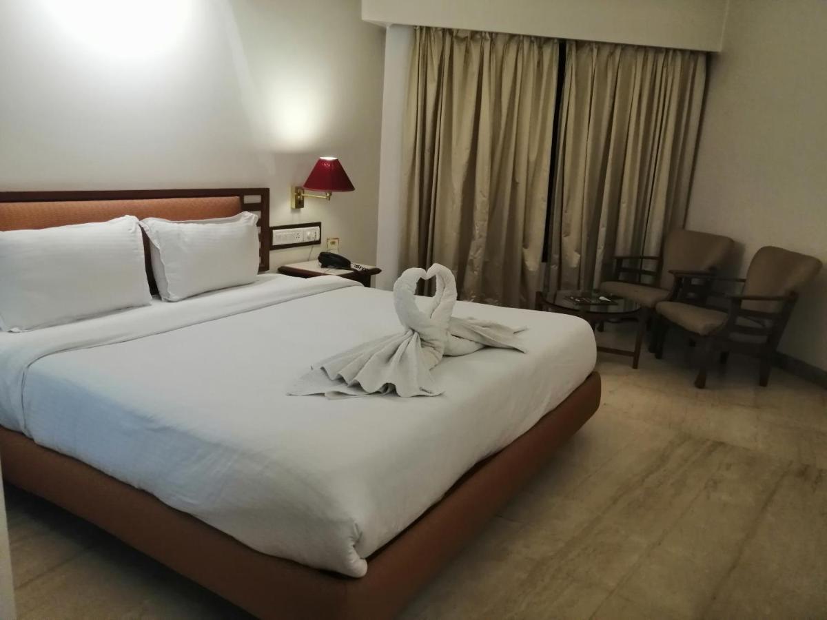 Hotel Maharaja Regency Satara Exterior foto