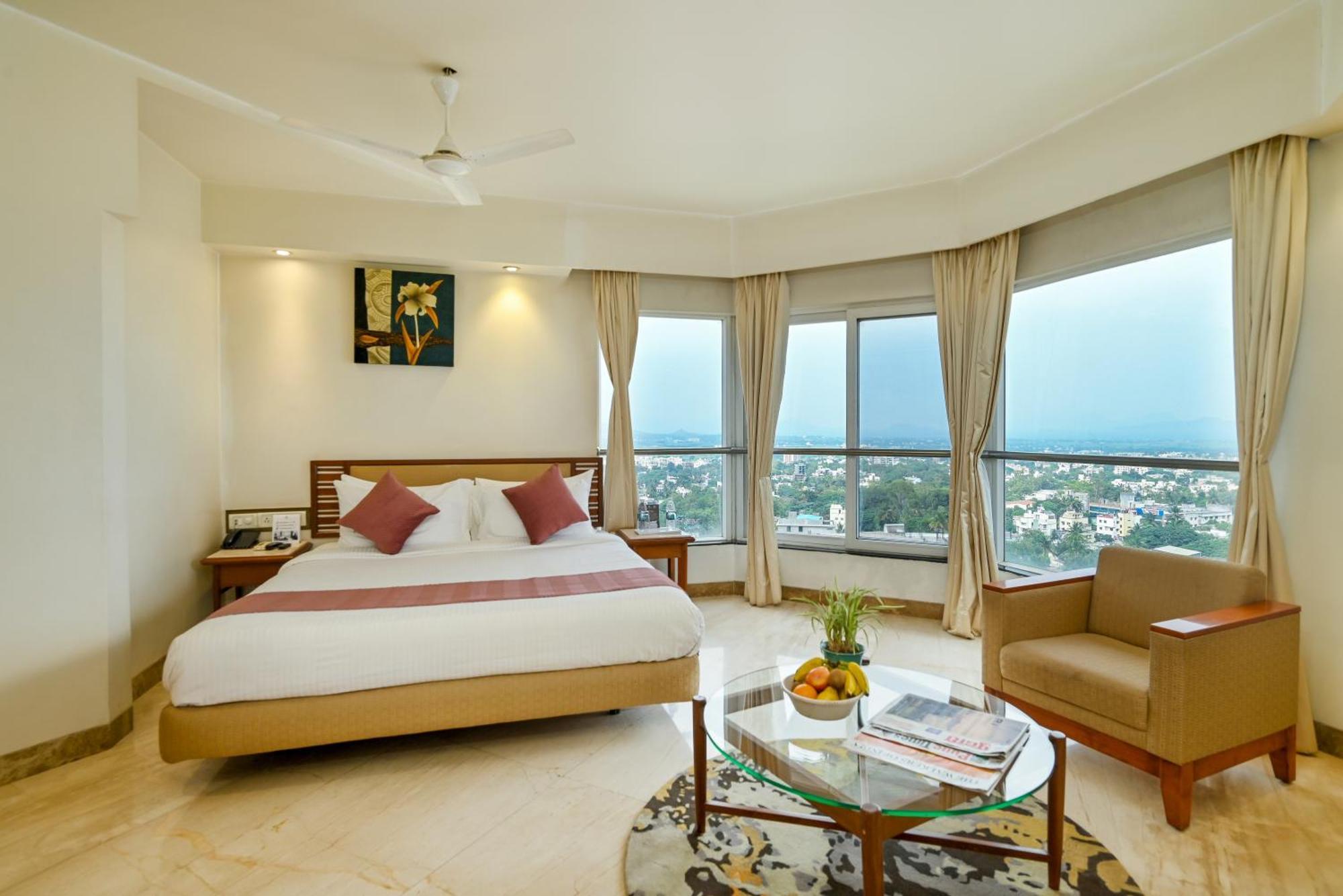 Hotel Maharaja Regency Satara Exterior foto