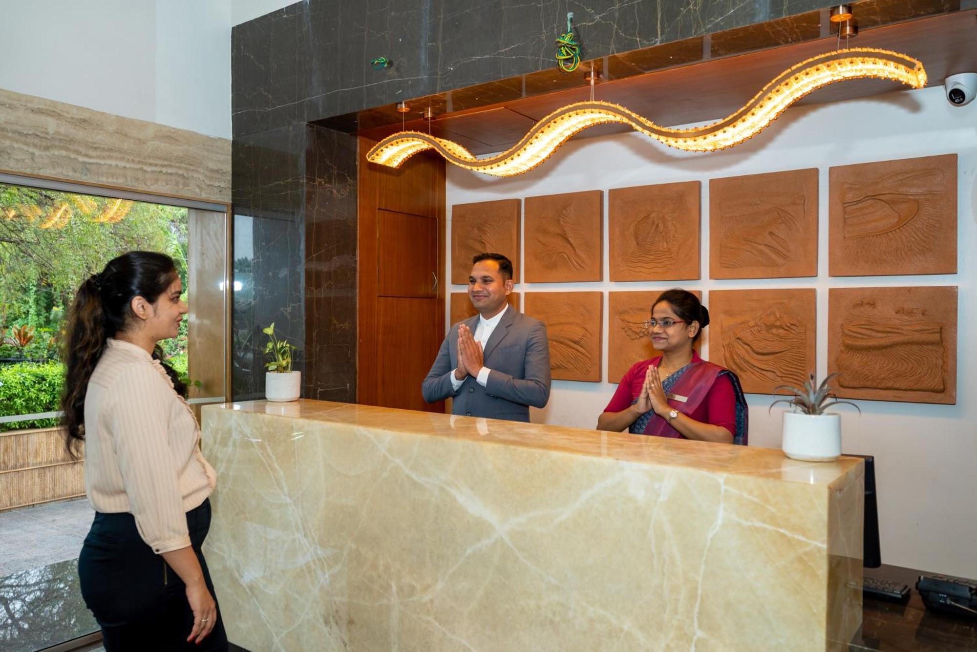 Hotel Maharaja Regency Satara Exterior foto
