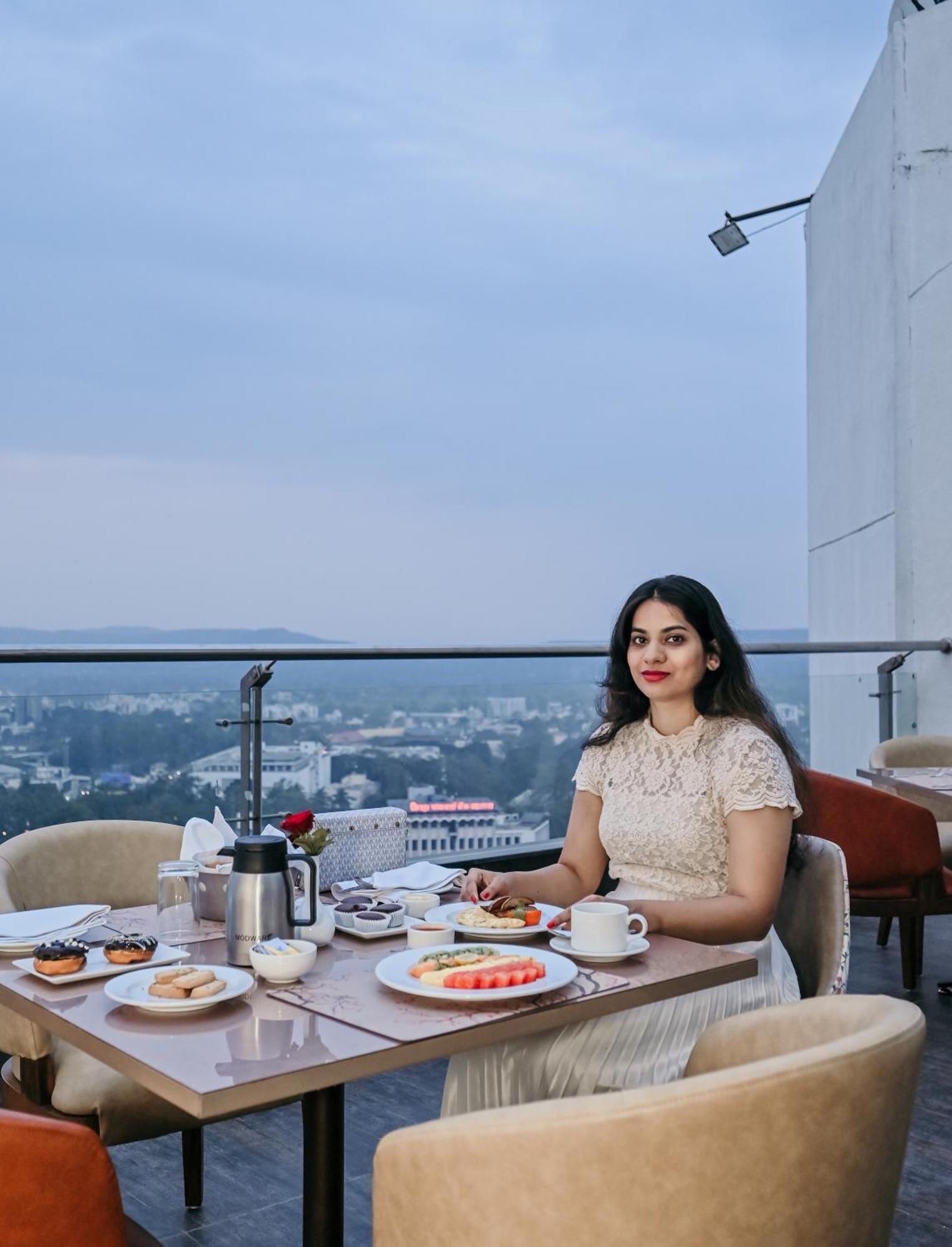 Hotel Maharaja Regency Satara Exterior foto
