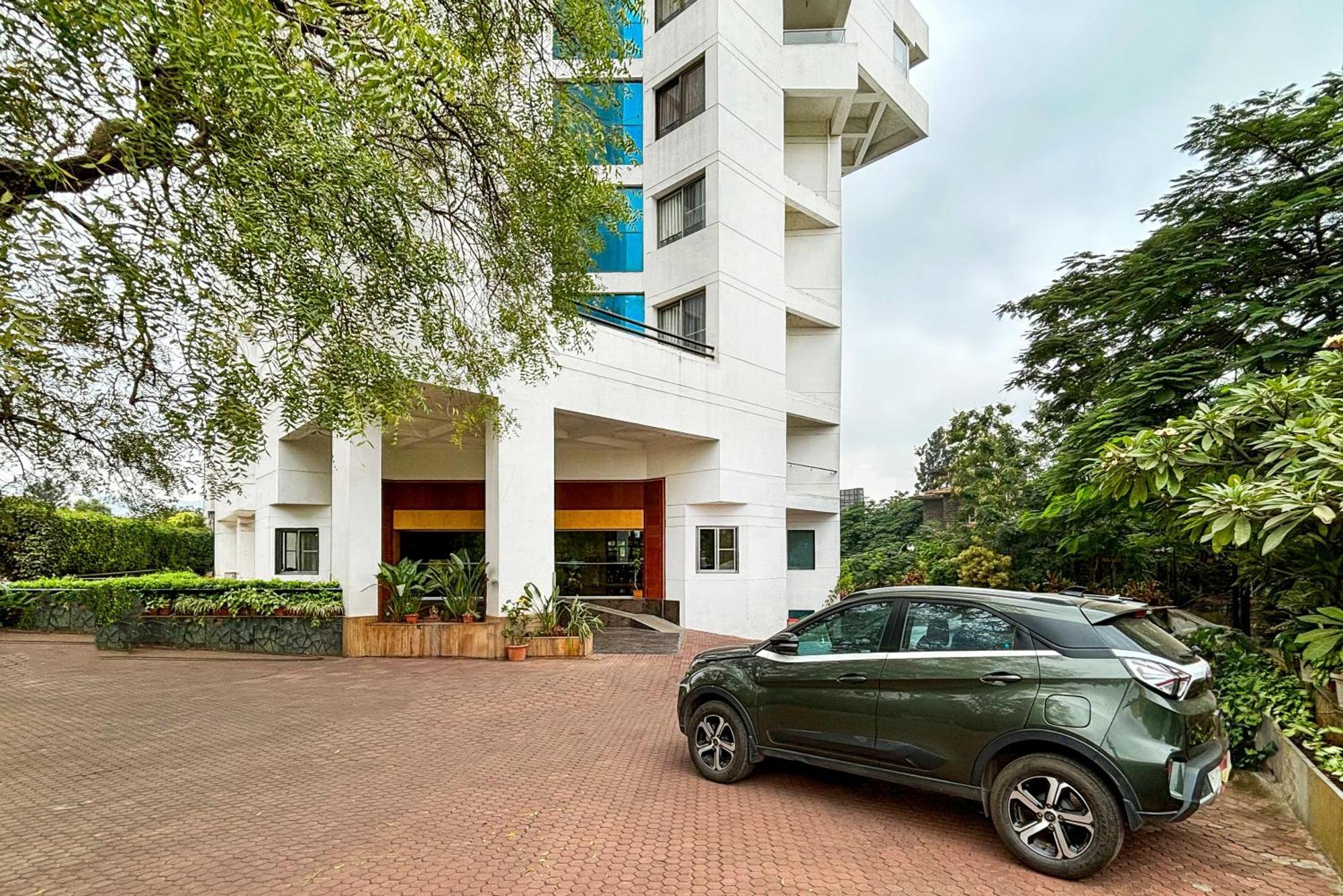 Hotel Maharaja Regency Satara Exterior foto