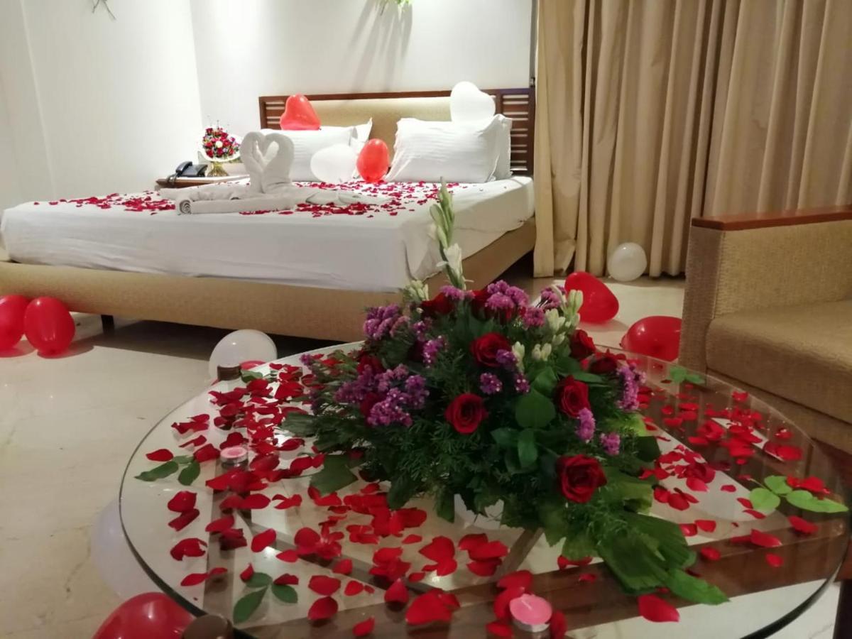 Hotel Maharaja Regency Satara Exterior foto